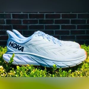 Women's HOKA Arahi 6 Running Shoes! Size 8D (wide). Very Gently Worn!